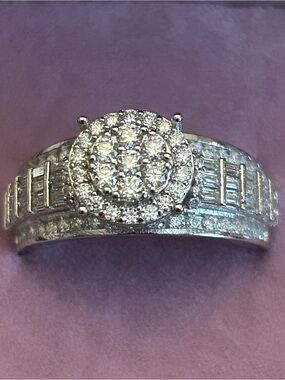 Dazzling 2.25CTW Genuine Moissanite Cluster Ring in 925 Sterling Silver Size 9